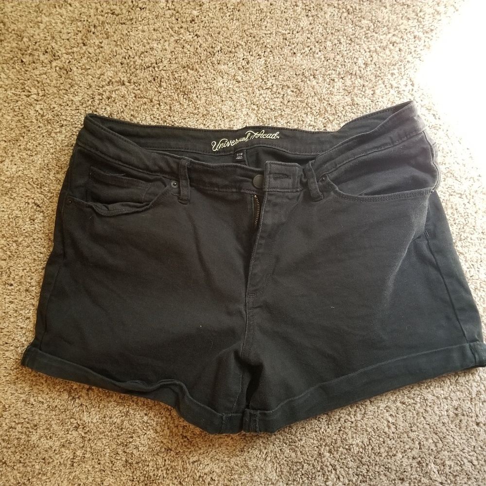 Black Universal Thread Shorts - Picture 2 of 7